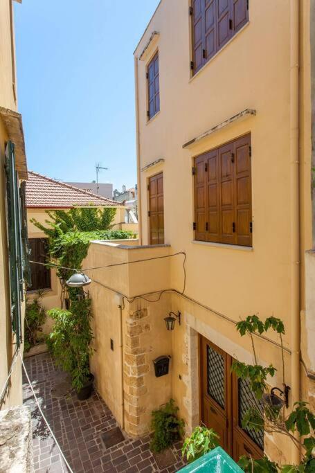 History & Culture In Old Town Chania 干尼亞 外观 照片